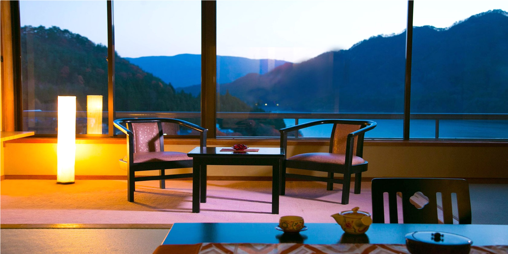 本館広めの和室14畳・檜の内風呂付和室2